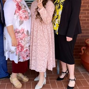 Dainty Jewells dress! Worn 2x! It’s in excellent condition!